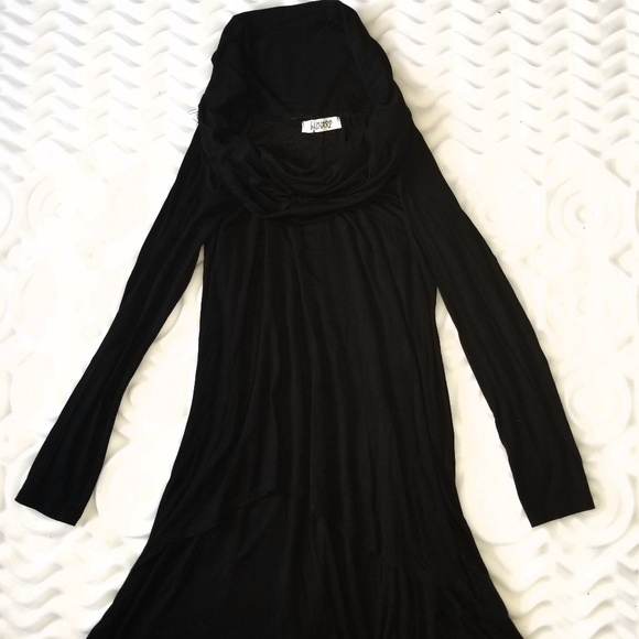 Multiple-style, multiple seasons black dress - Picture 5 of 5